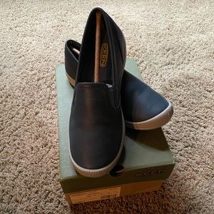 *NWT* Keen Lorelai Slip-on, Mirage Blue, Size 5